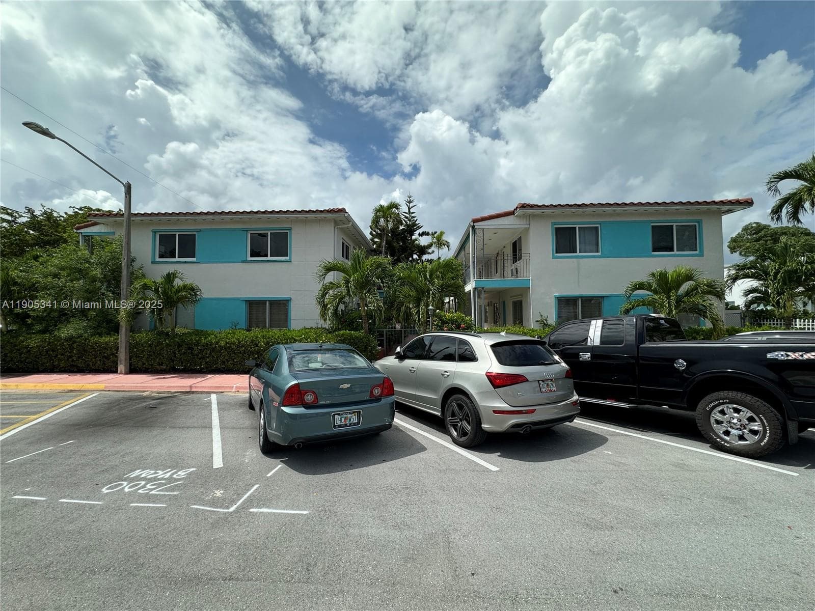 BLUE SKY CONDO · #10 in Miami Beach - Photo 2