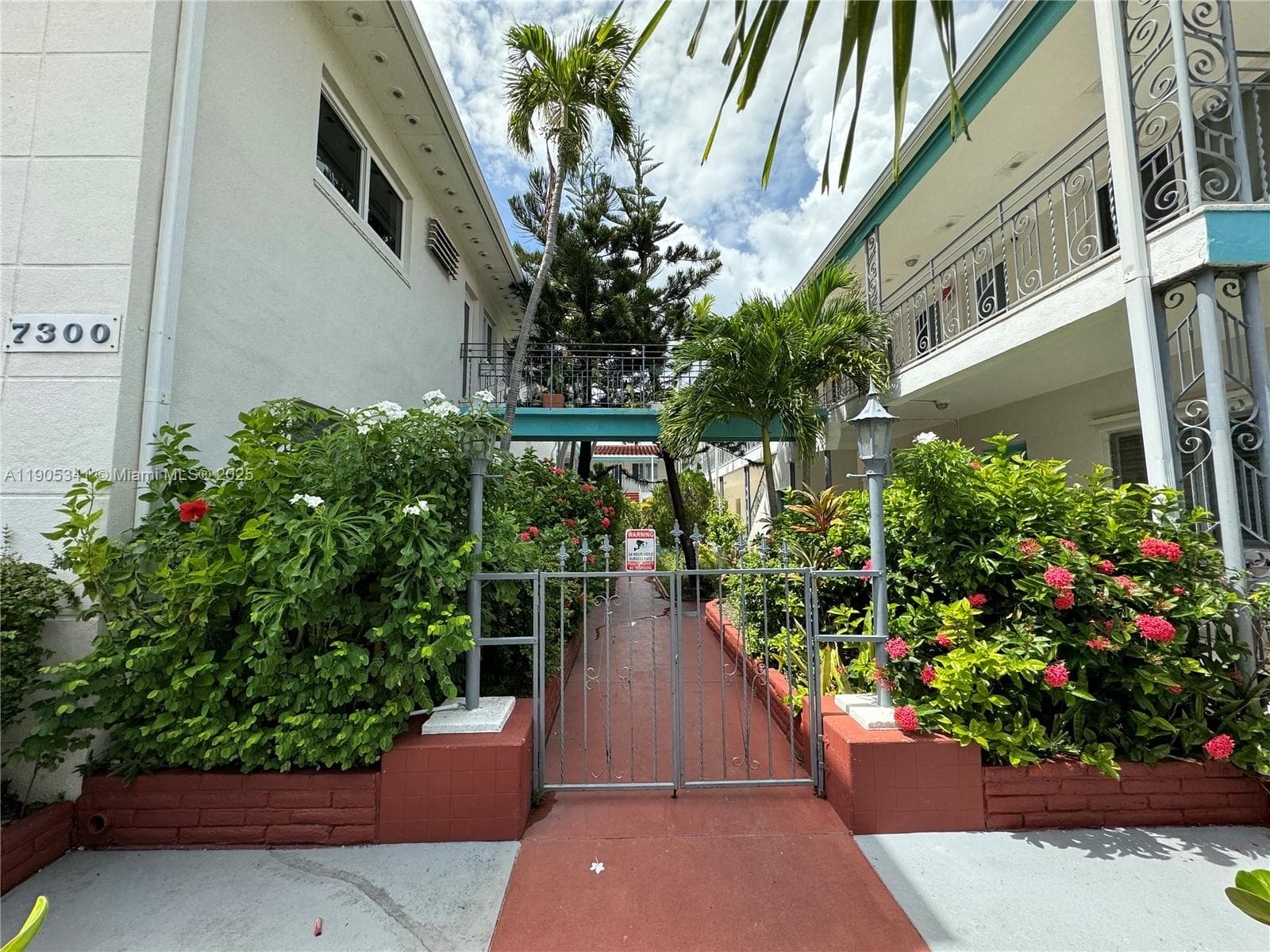 BLUE SKY CONDO · #10 in Miami Beach - Photo 3