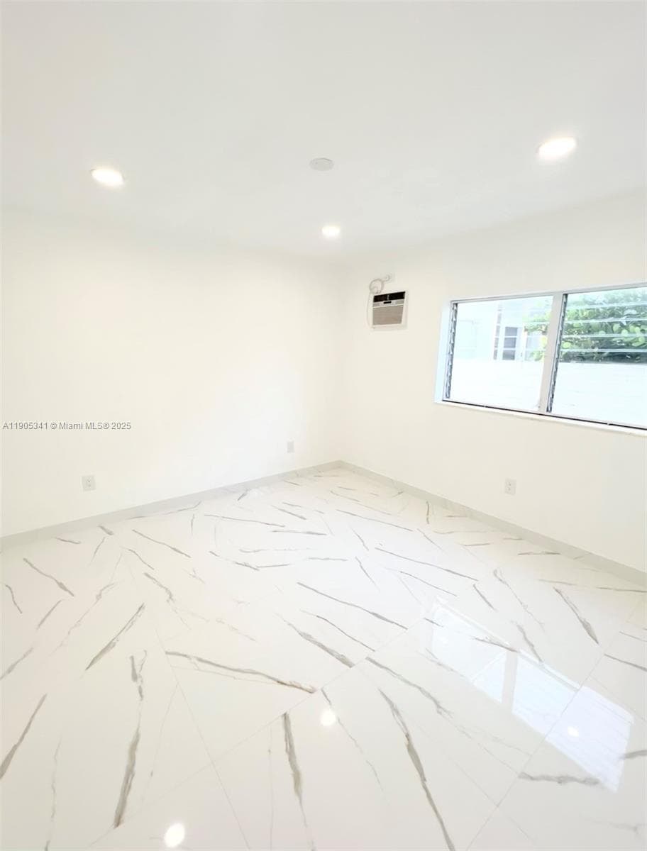 BLUE SKY CONDO · #10 in Miami Beach - Photo 8