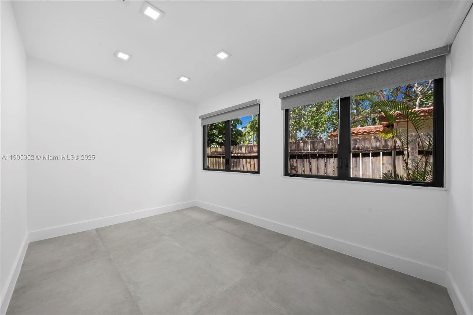 829 SW 4th Ct photo 8