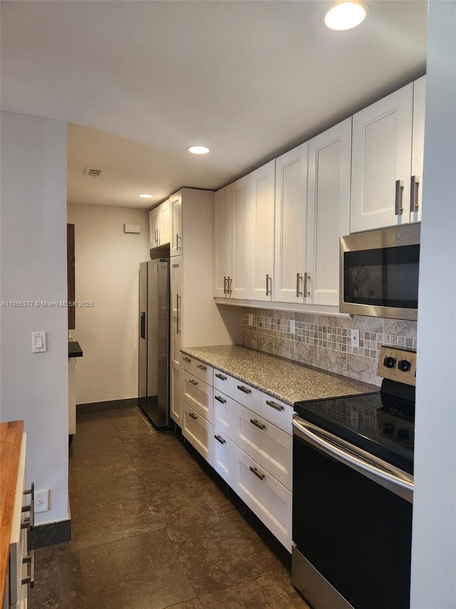 MANOR GROVE VILLAGE ONE I · #206B in Wilton Manors - Photo 2