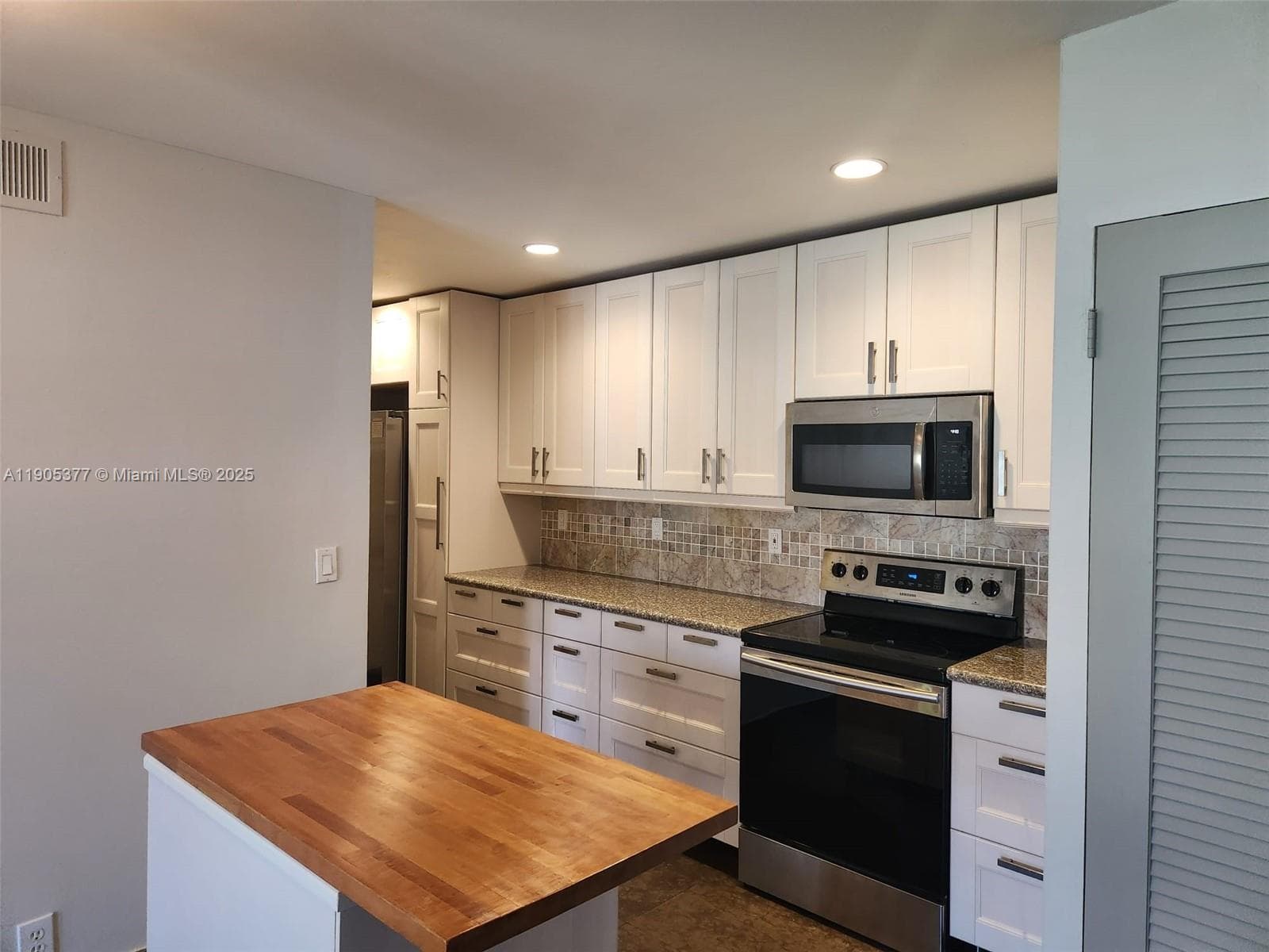 MANOR GROVE VILLAGE ONE I · #206B in Wilton Manors - Photo 1