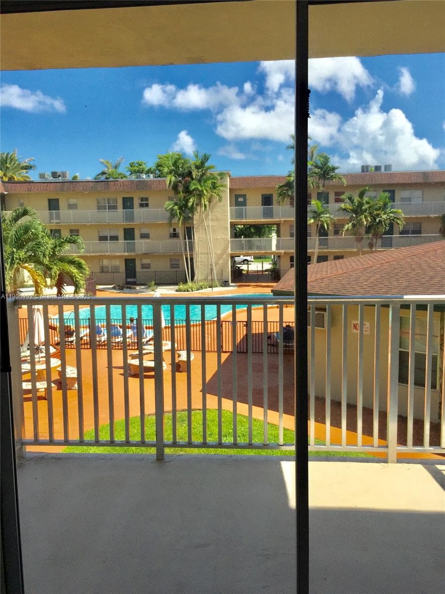 DADELAND PARK CONDO · #211 in Miami - Photo 16