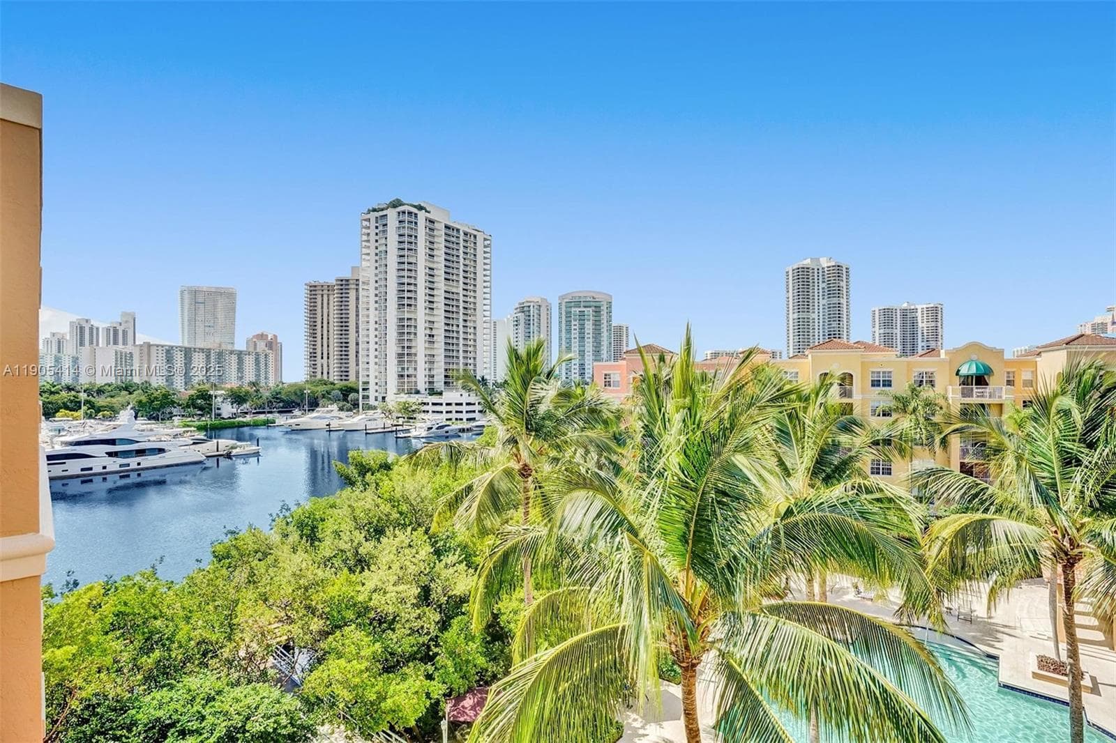 THE YACHT CLUB OF AVENTUR · #3607 in Aventura - Photo 34