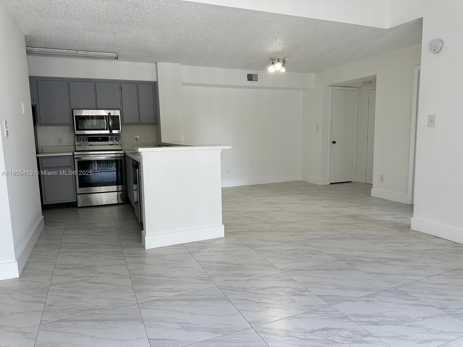 HOLLYWOOD PARC CONDOMINIU · #27-1 in Hollywood - Photo 4