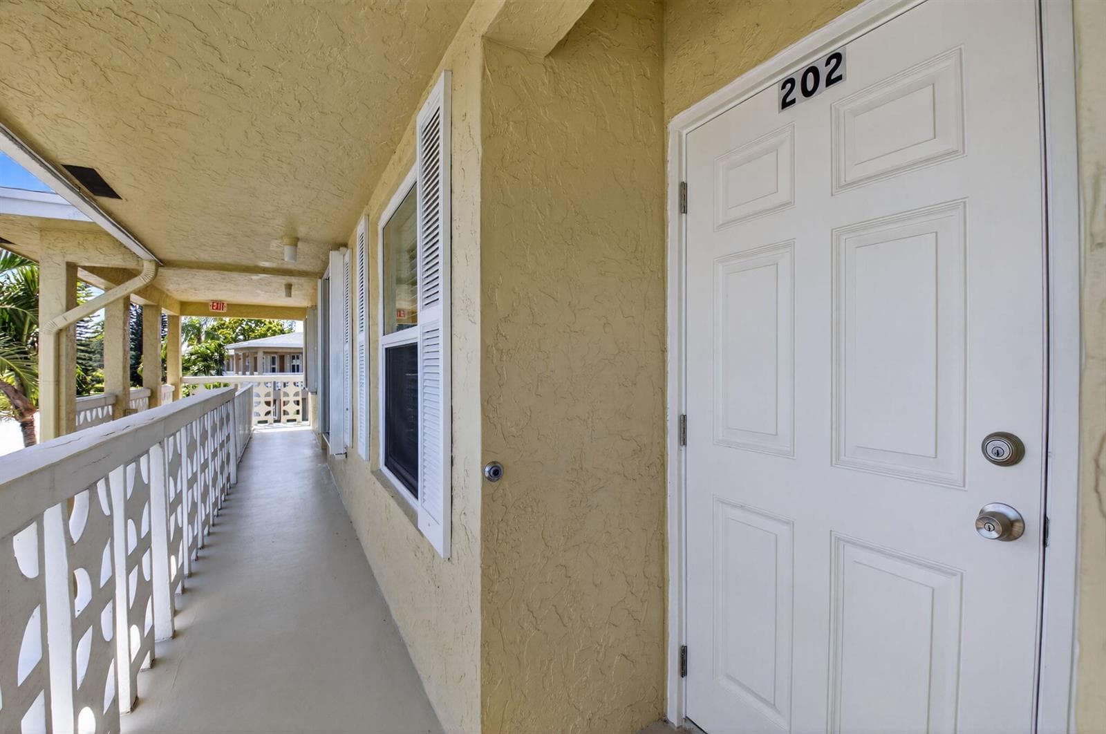 EXTERIOR ENTRY
