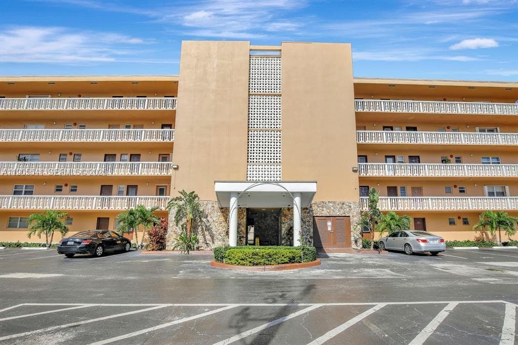 MEADOW BROOK TOWERS · #107 in Hallandale Beach - Photo 28