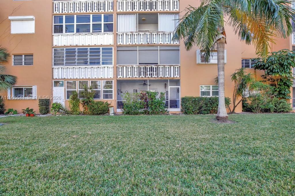 MEADOW BROOK TOWERS · #107 in Hallandale Beach - Photo 30