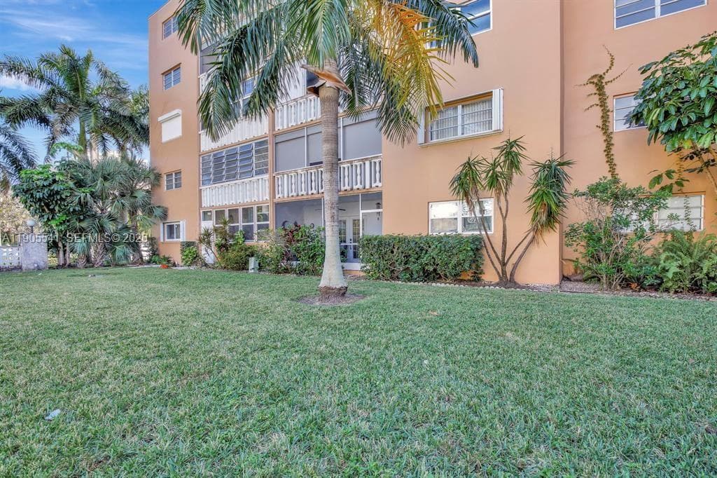 MEADOW BROOK TOWERS · #107 in Hallandale Beach - Photo 29