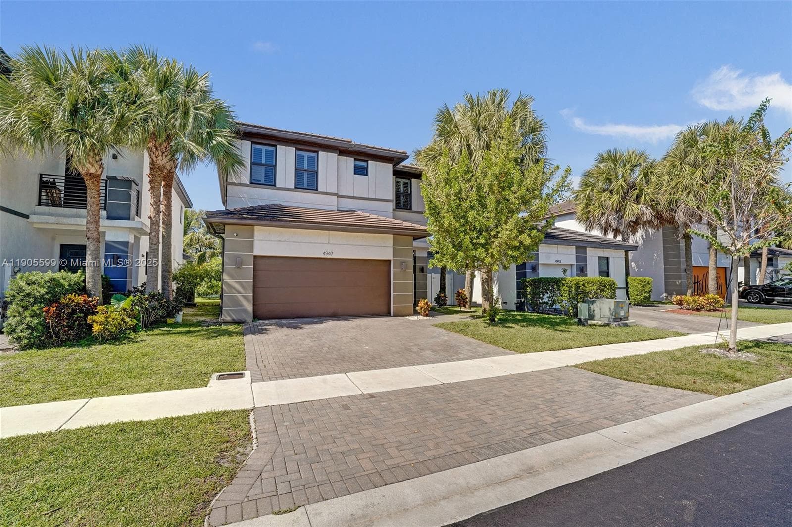 4947 Whispering Way photo 1