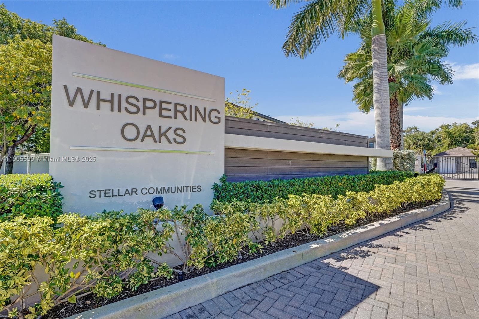 4947 Whispering Way photo 4