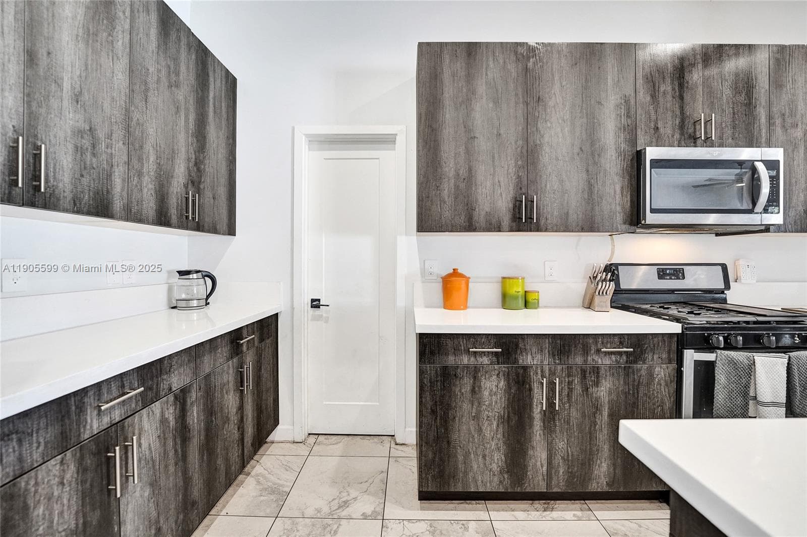 4947 Whispering Way photo 8