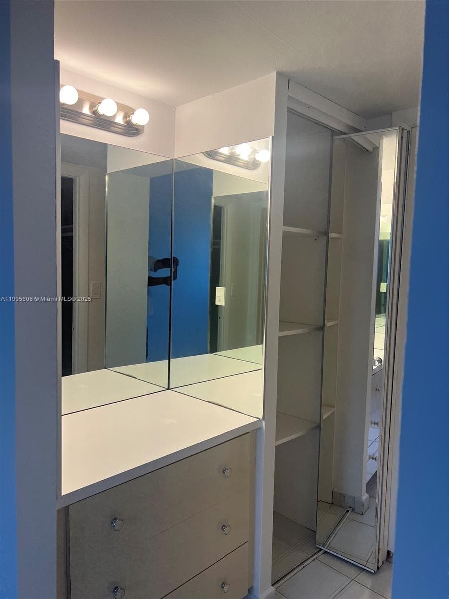 THE PRESIDENTIAL CONDO · #322 in Miami Beach - Photo 13