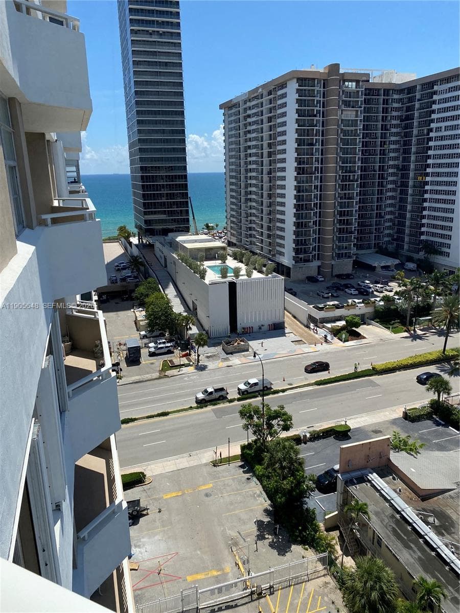 HEMISPHERES CONDO · #12J in Hallandale Beach - Photo 12
