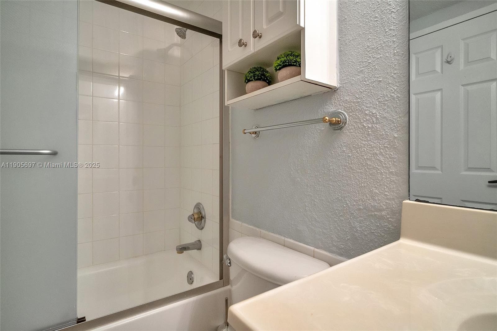 THE WAVE CONDO · #1432 in Hollywood - Photo 18