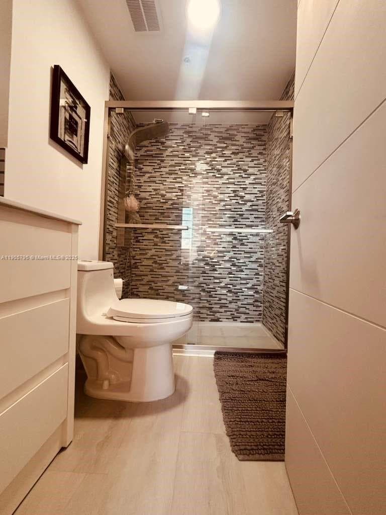 CLEARVIEW TOWERS CONDO · #1403 in Miami Beach - Photo 8