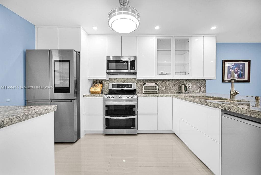 FOURTH GULFSTREAM GARDEN · #223 in Hallandale Beach - Photo 13