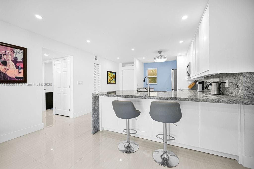 FOURTH GULFSTREAM GARDEN · #223 in Hallandale Beach - Photo 16