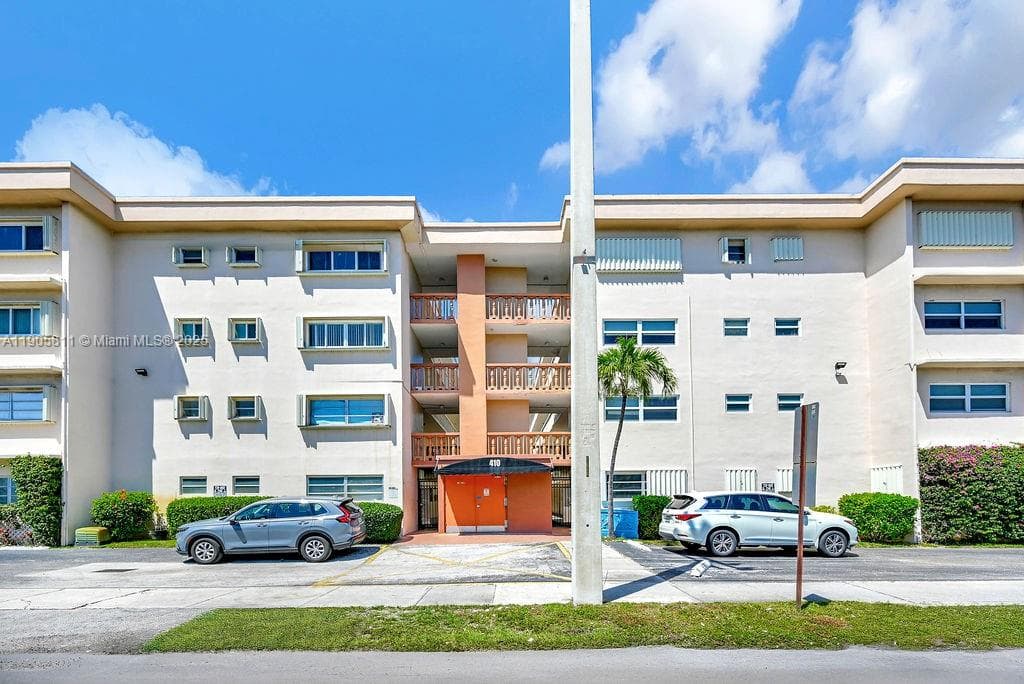 FOURTH GULFSTREAM GARDEN · #223 in Hallandale Beach - Photo 24