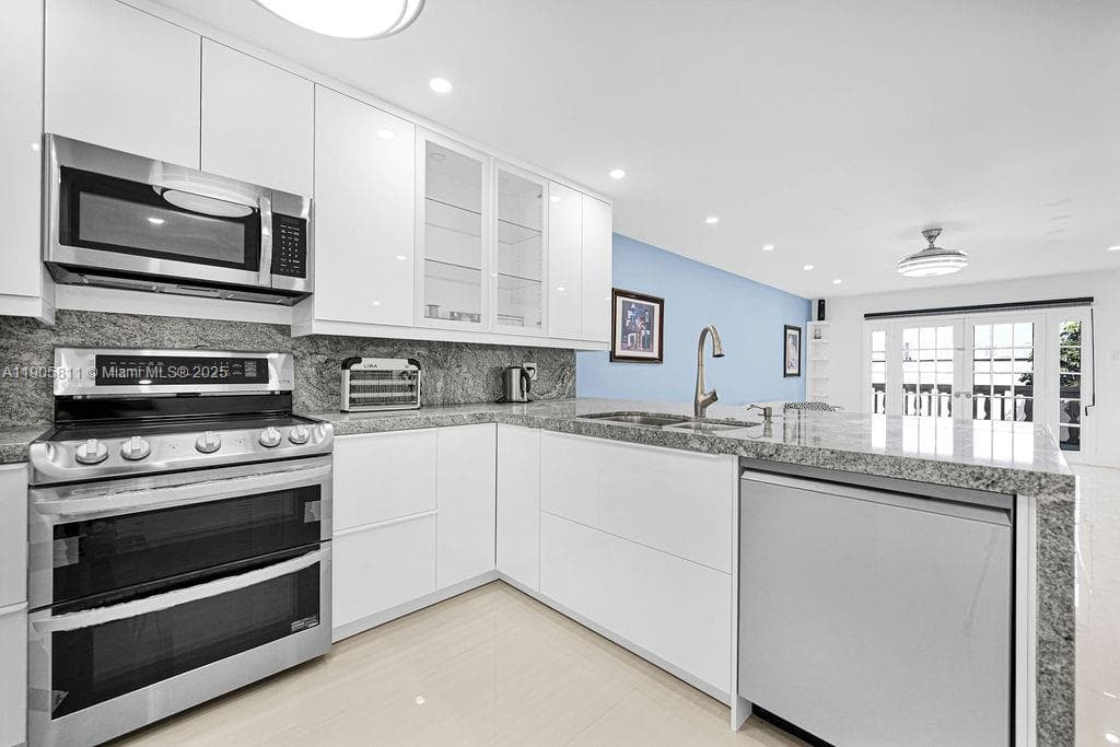 FOURTH GULFSTREAM GARDEN · #223 in Hallandale Beach - Photo 14