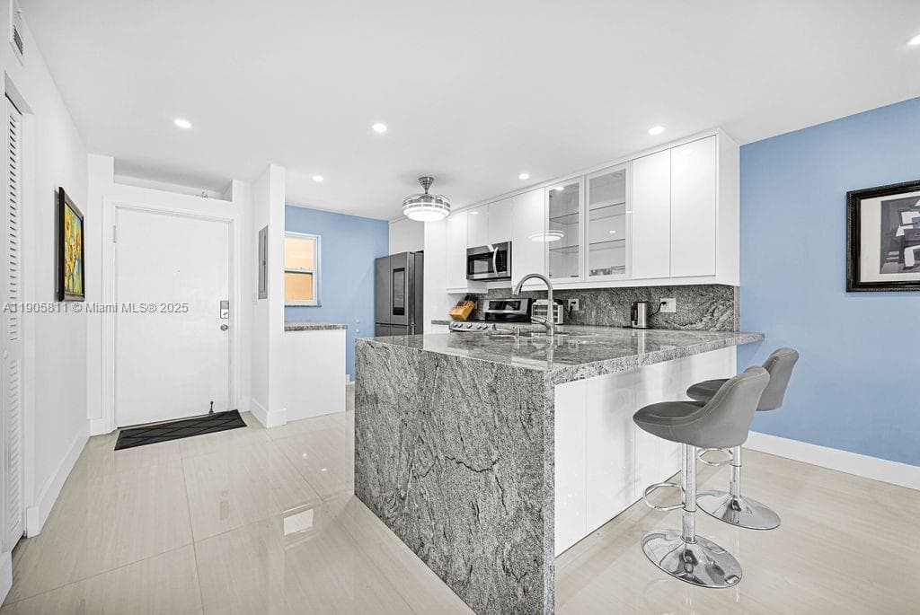 FOURTH GULFSTREAM GARDEN · #223 in Hallandale Beach - Photo 18