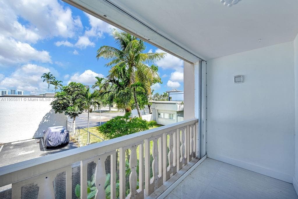 FOURTH GULFSTREAM GARDEN · #223 in Hallandale Beach - Photo 21