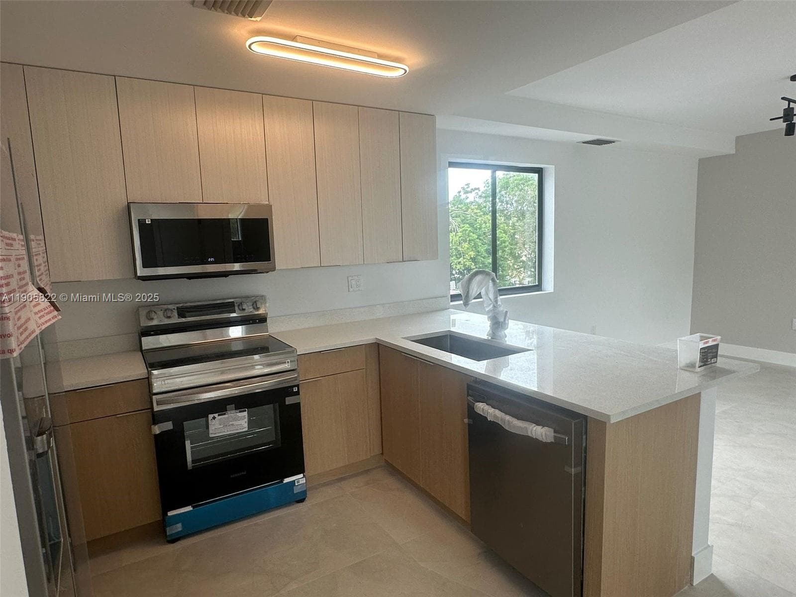 5423 Ne Miami Ct · #7 in Miami - Photo 2