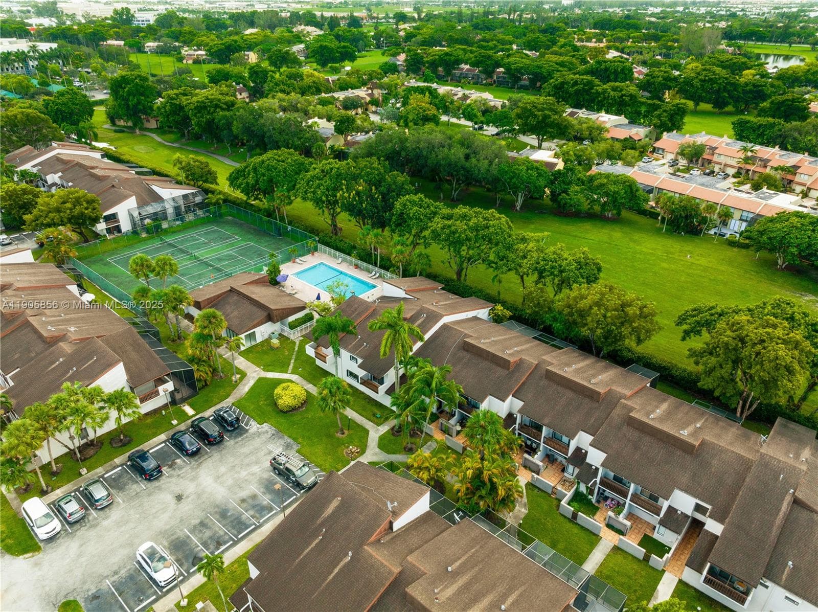 VILLAS OF AMBERWOOD · #68-6 in Doral - Photo 6