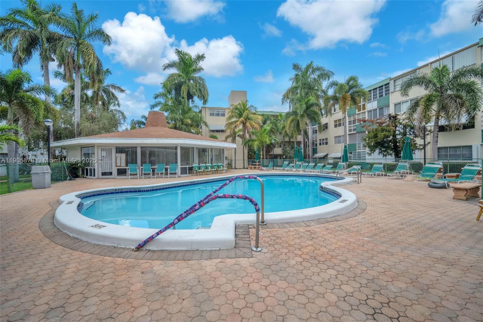 APRIL BREEZE CONDO · #109 in Hallandale Beach - Photo 23