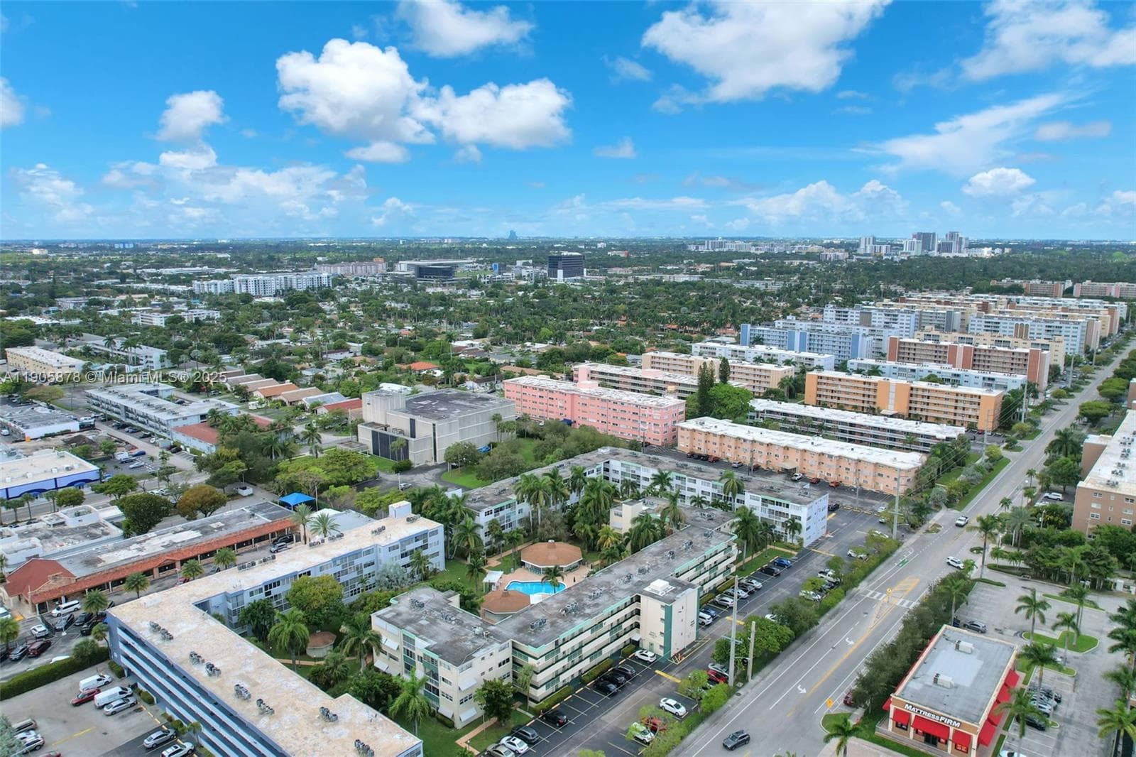 APRIL BREEZE CONDO · #109 in Hallandale Beach - Photo 27
