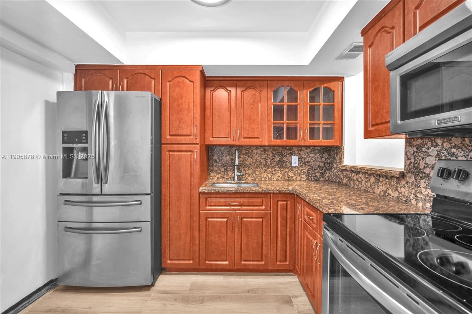 APRIL BREEZE CONDO · #109 in Hallandale Beach - Photo 2