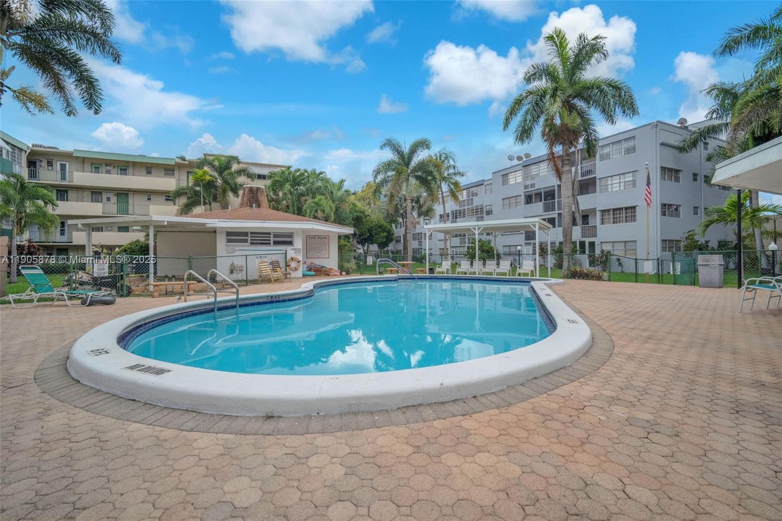 APRIL BREEZE CONDO · #109 in Hallandale Beach - Photo 6