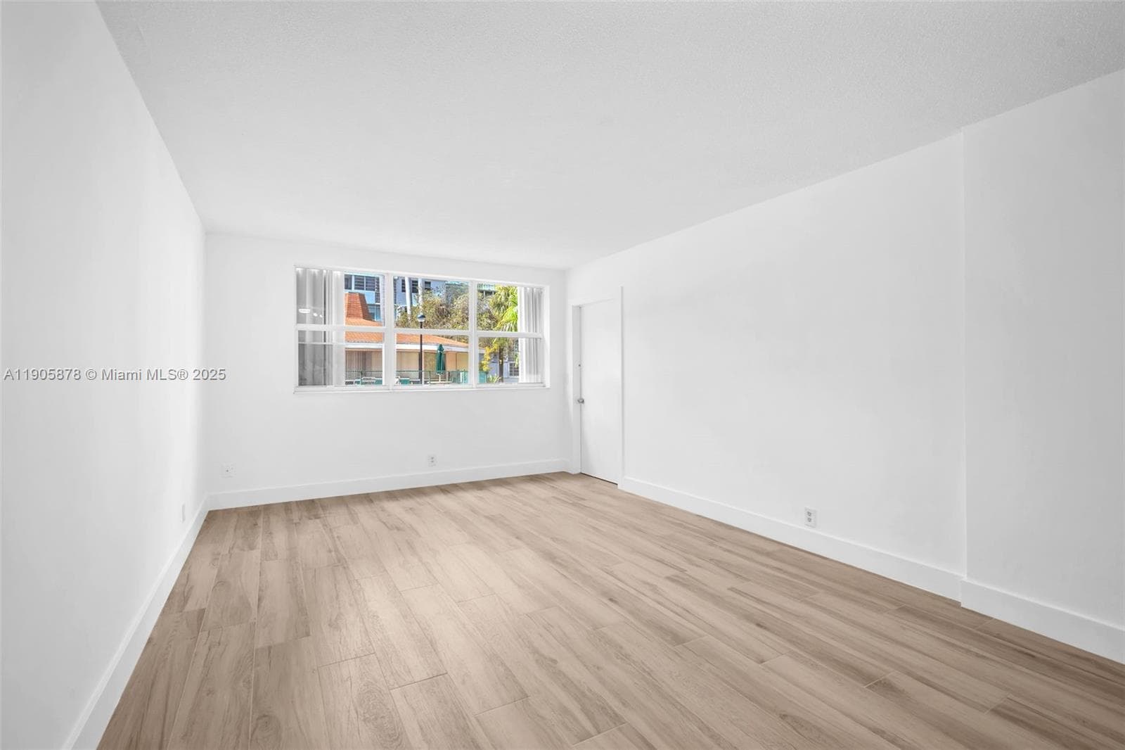 APRIL BREEZE CONDO · #109 in Hallandale Beach - Photo 13