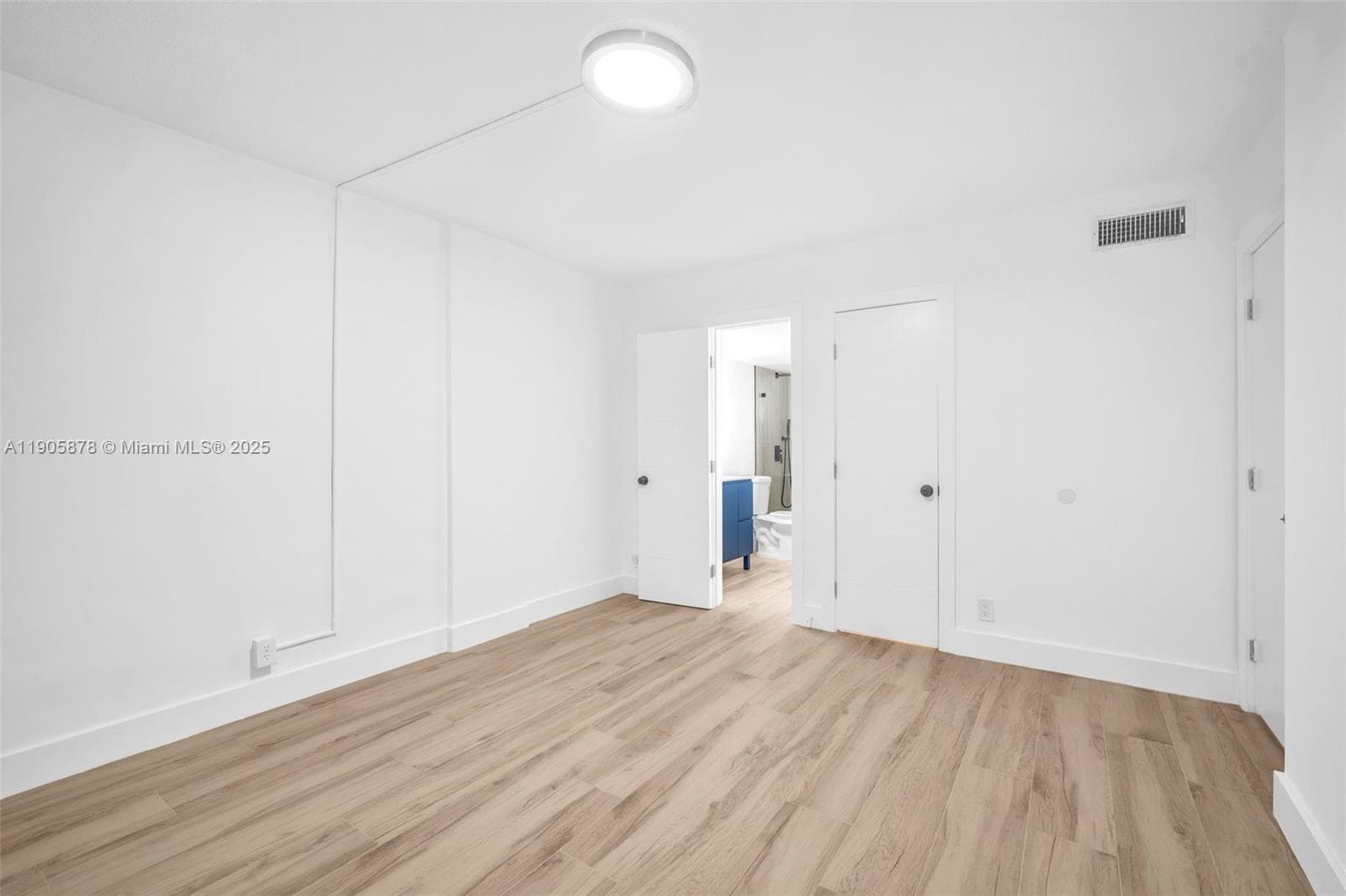 APRIL BREEZE CONDO · #109 in Hallandale Beach - Photo 17