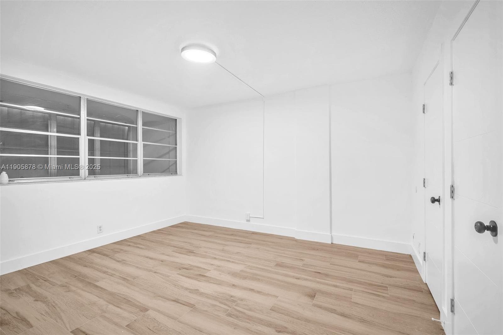 APRIL BREEZE CONDO · #109 in Hallandale Beach - Photo 16