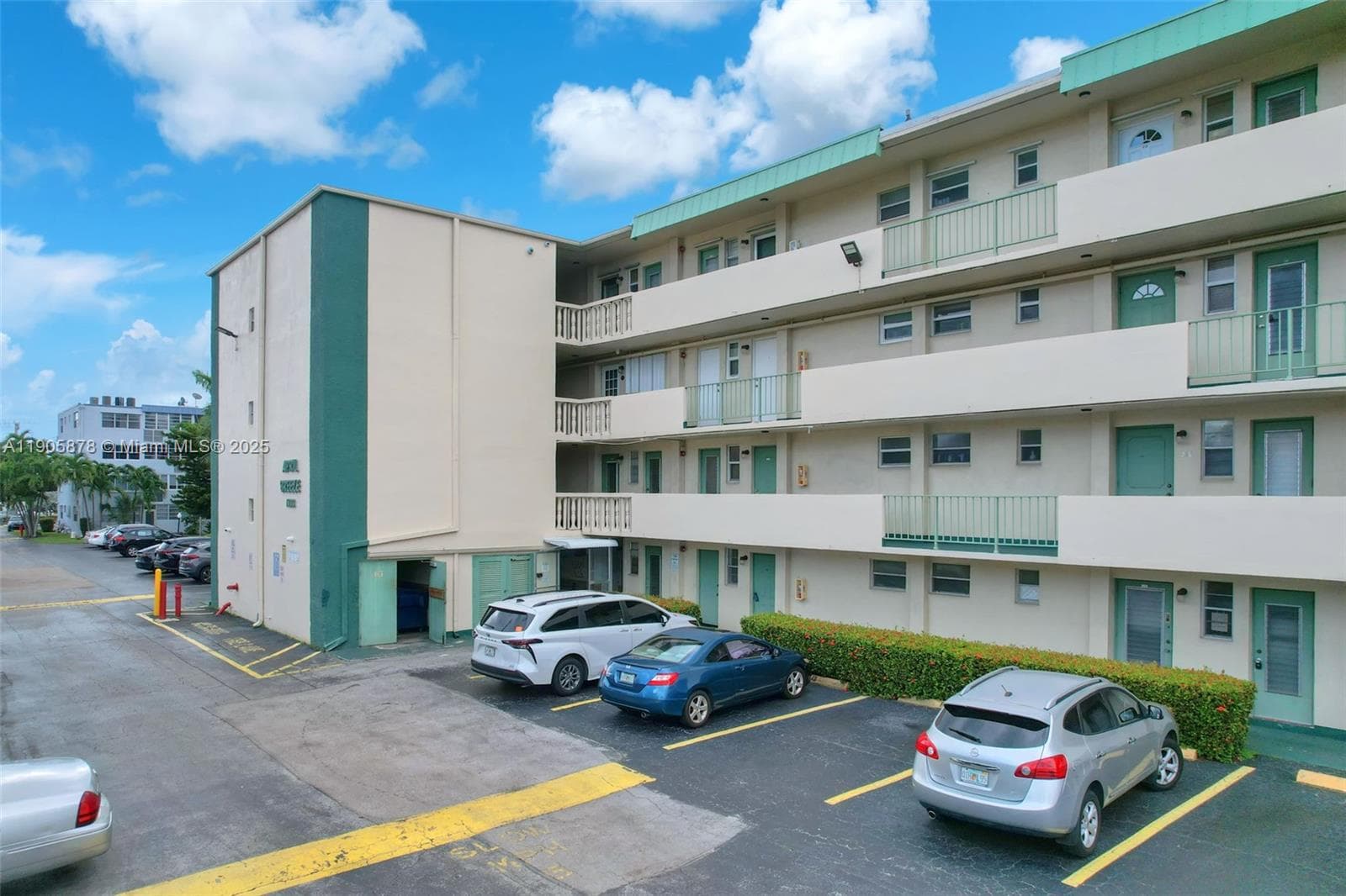 APRIL BREEZE CONDO · #109 in Hallandale Beach - Photo 24