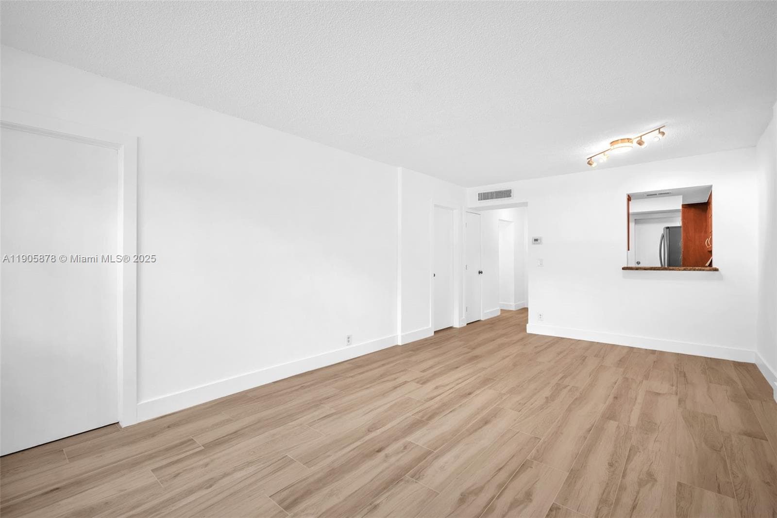 APRIL BREEZE CONDO · #109 in Hallandale Beach - Photo 14