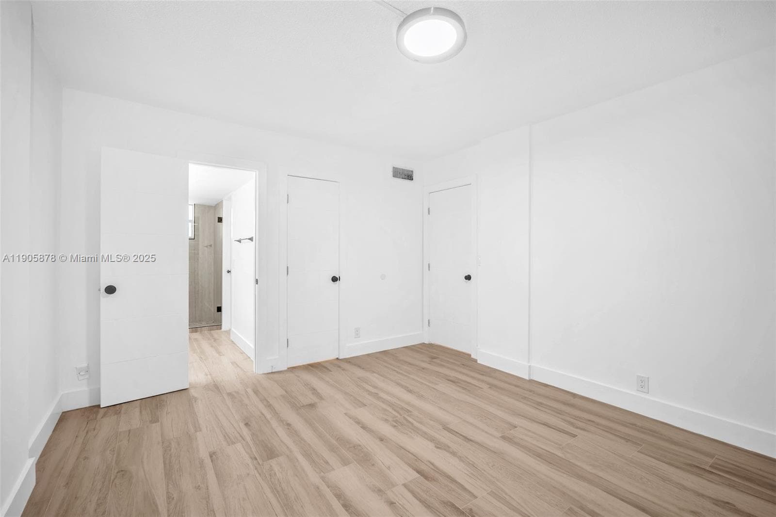 APRIL BREEZE CONDO · #109 in Hallandale Beach - Photo 18