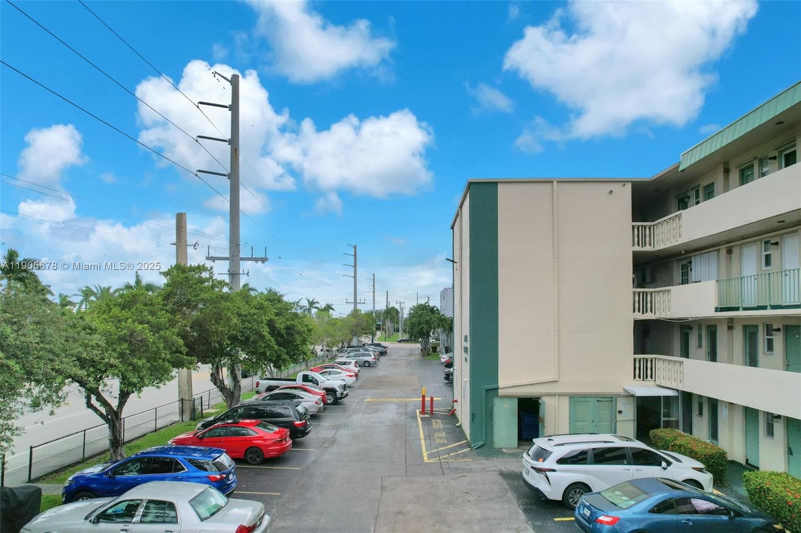 APRIL BREEZE CONDO · #109 in Hallandale Beach - Photo 25