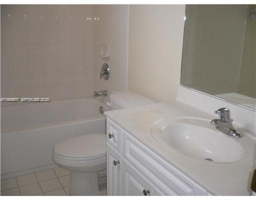 1040 NE 42nd Pl photo 15
