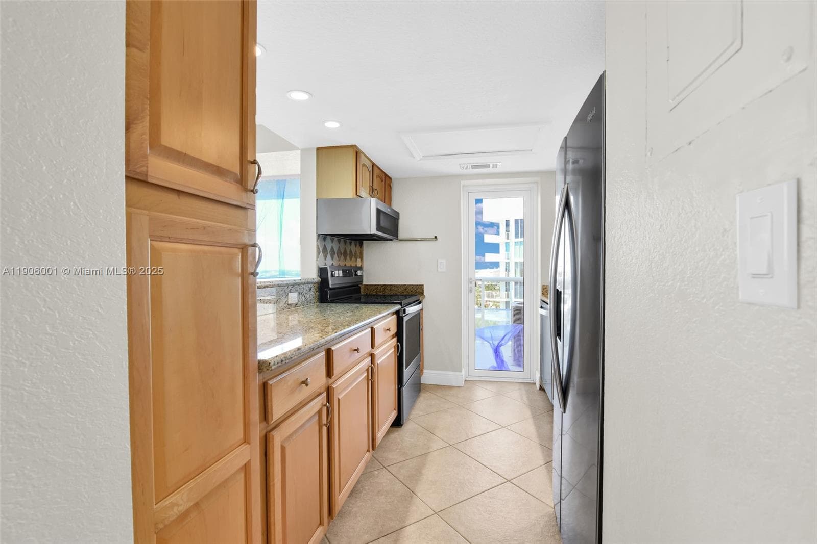 EMBASSY TOWER II INC COND · #11B in Fort Lauderdale - Photo 7