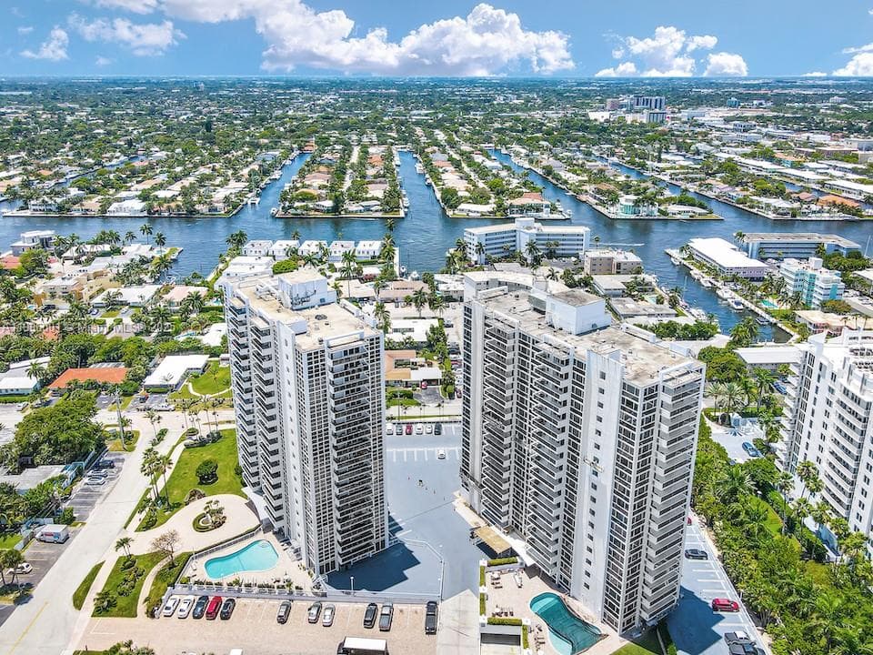 EMBASSY TOWER II INC COND · #11B in Fort Lauderdale - Photo 32