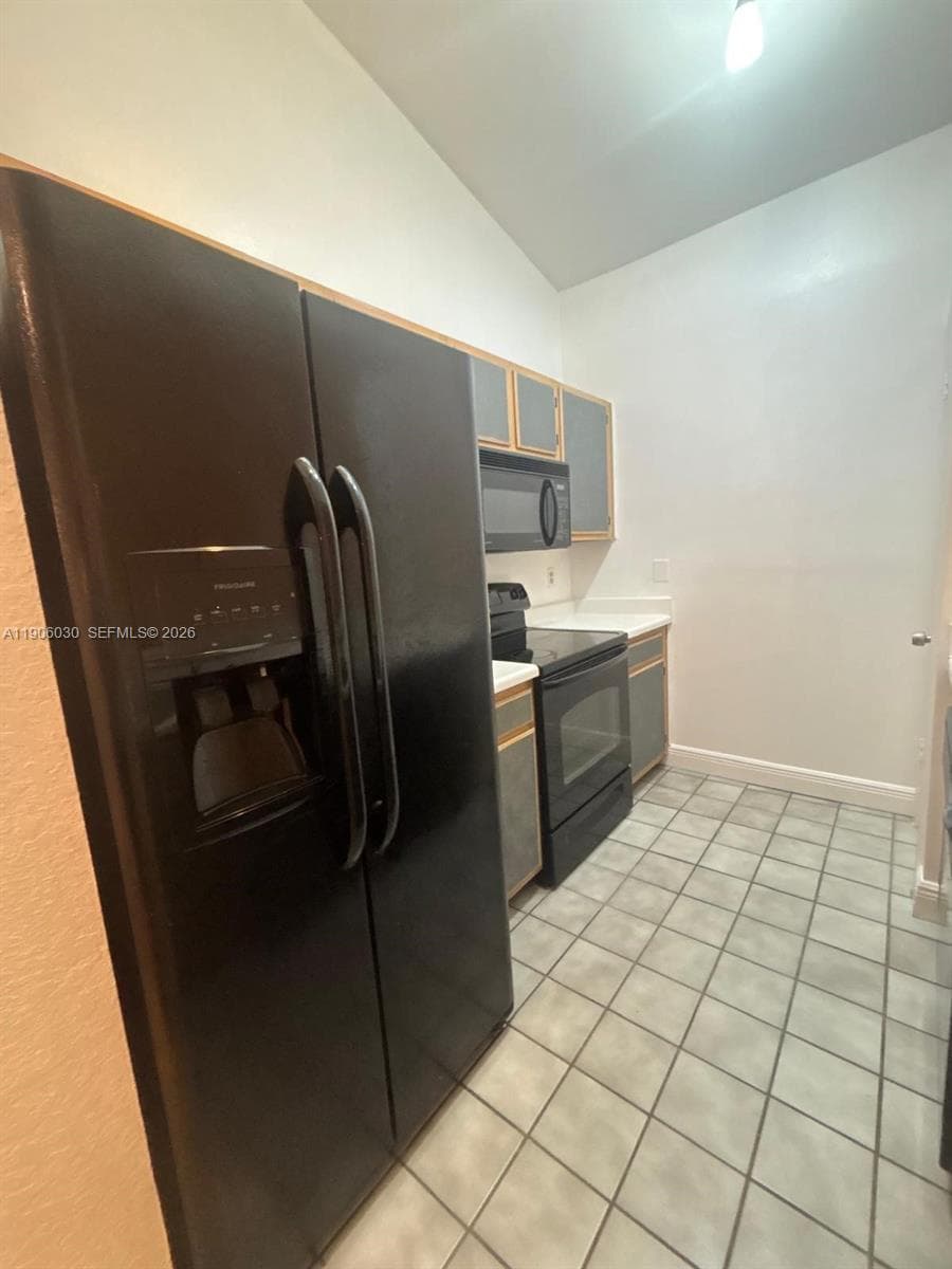 LAKEVIEW CLUB CONDO · #201 in Oakland Park - Photo 13