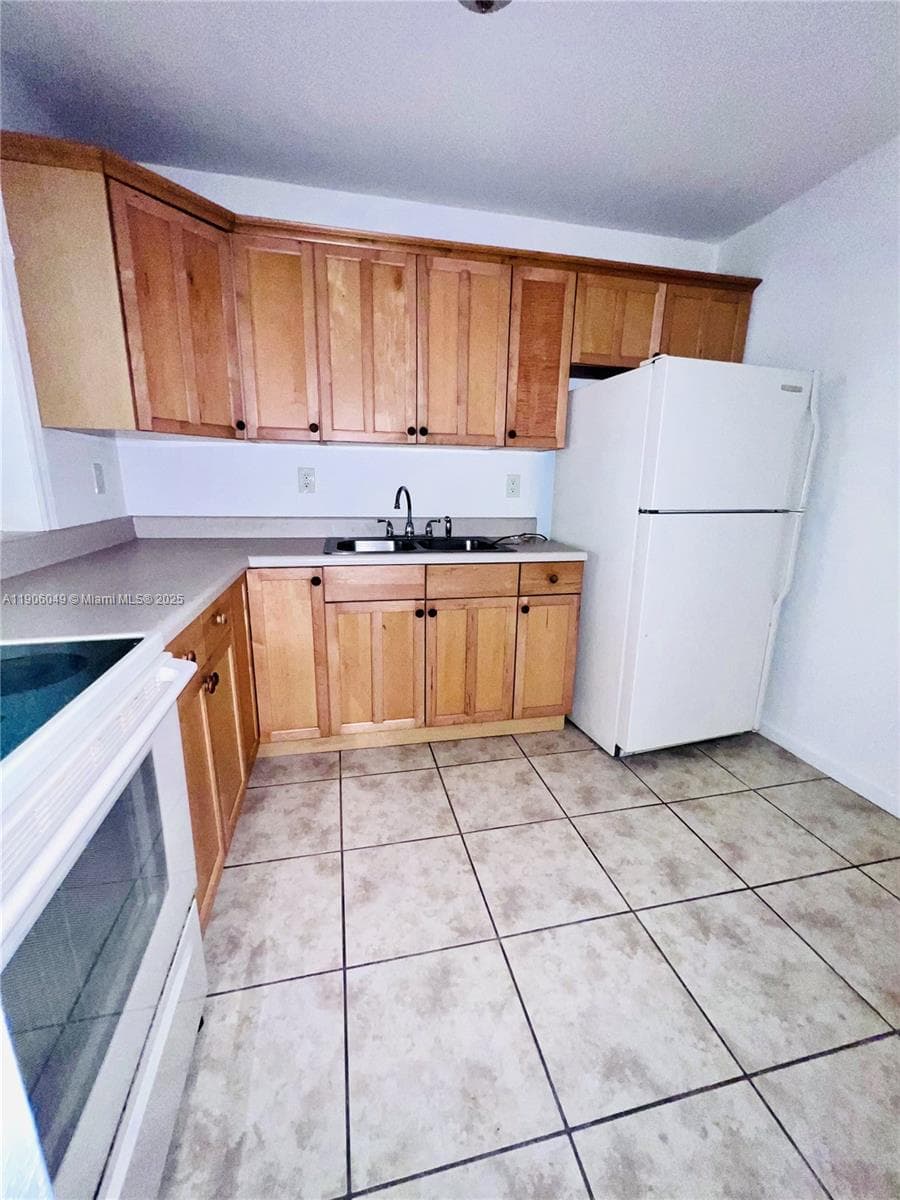 GOLD COAST CONDO · #305 in North Miami - Photo 5