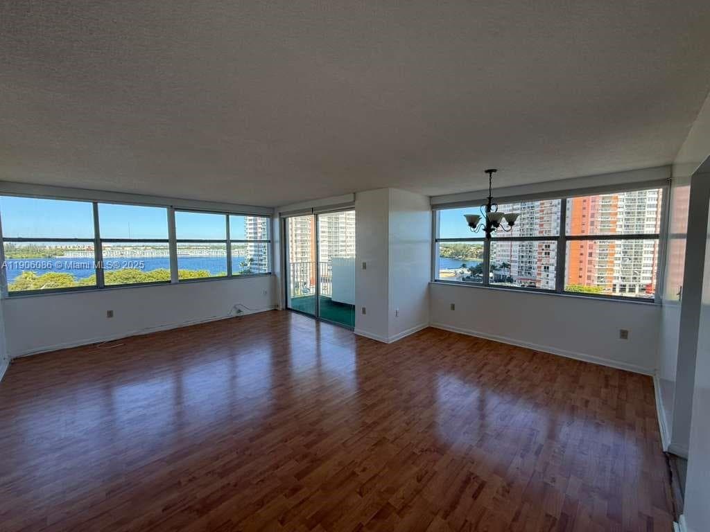 WILSHIRE CONDO · #814W in Miami - Photo 7