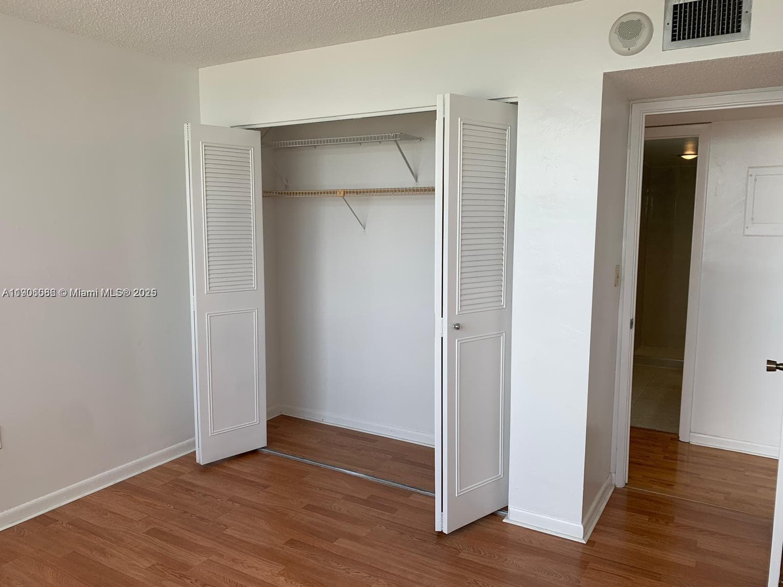 WILSHIRE CONDO · #814W in Miami - Photo 21