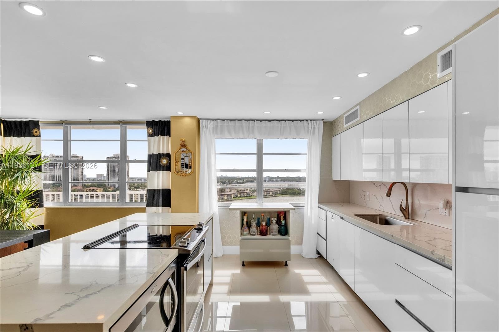 ADMIRALS PORT CONDO · #1516W in Aventura - Photo 5