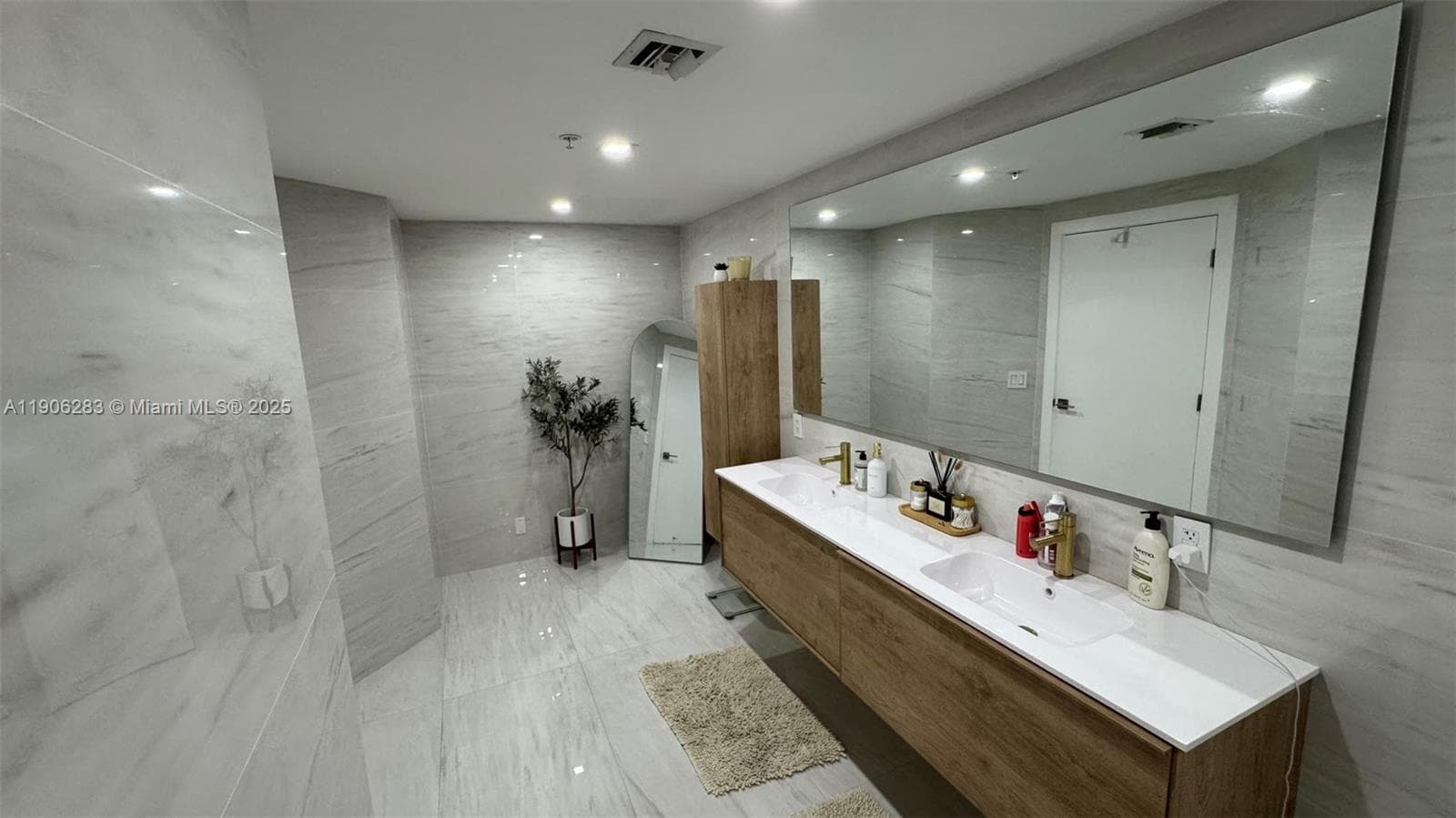 EASTSIDE AT AVENTURA COND · #402 in Aventura - Photo 23