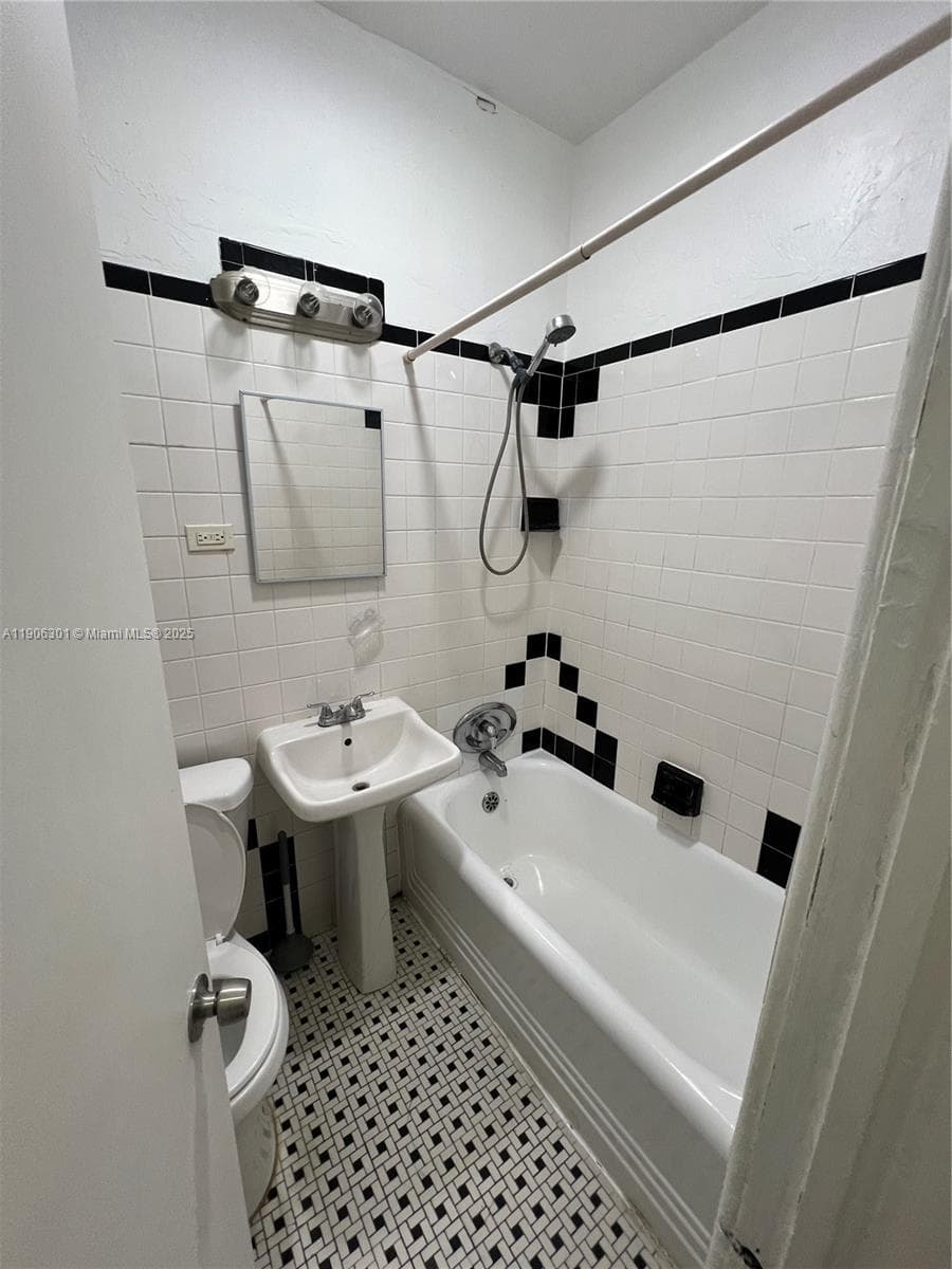 CARMEL VILLAS CONDO · #4 in Miami Beach - Photo 10