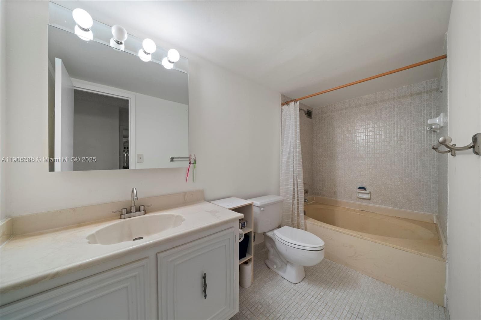 OCEANVIEW PARK CONDO · #302 in Hallandale Beach - Photo 12